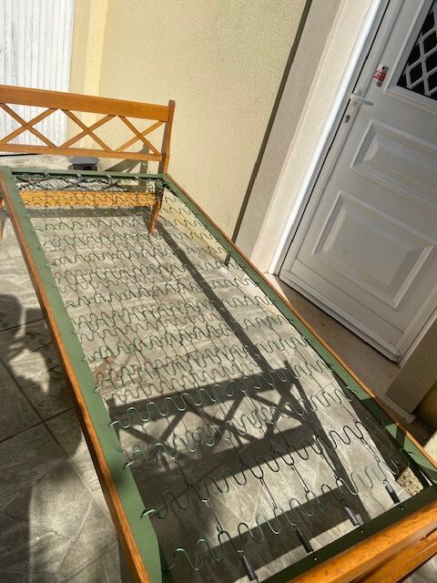 Single bed 1 person 70s