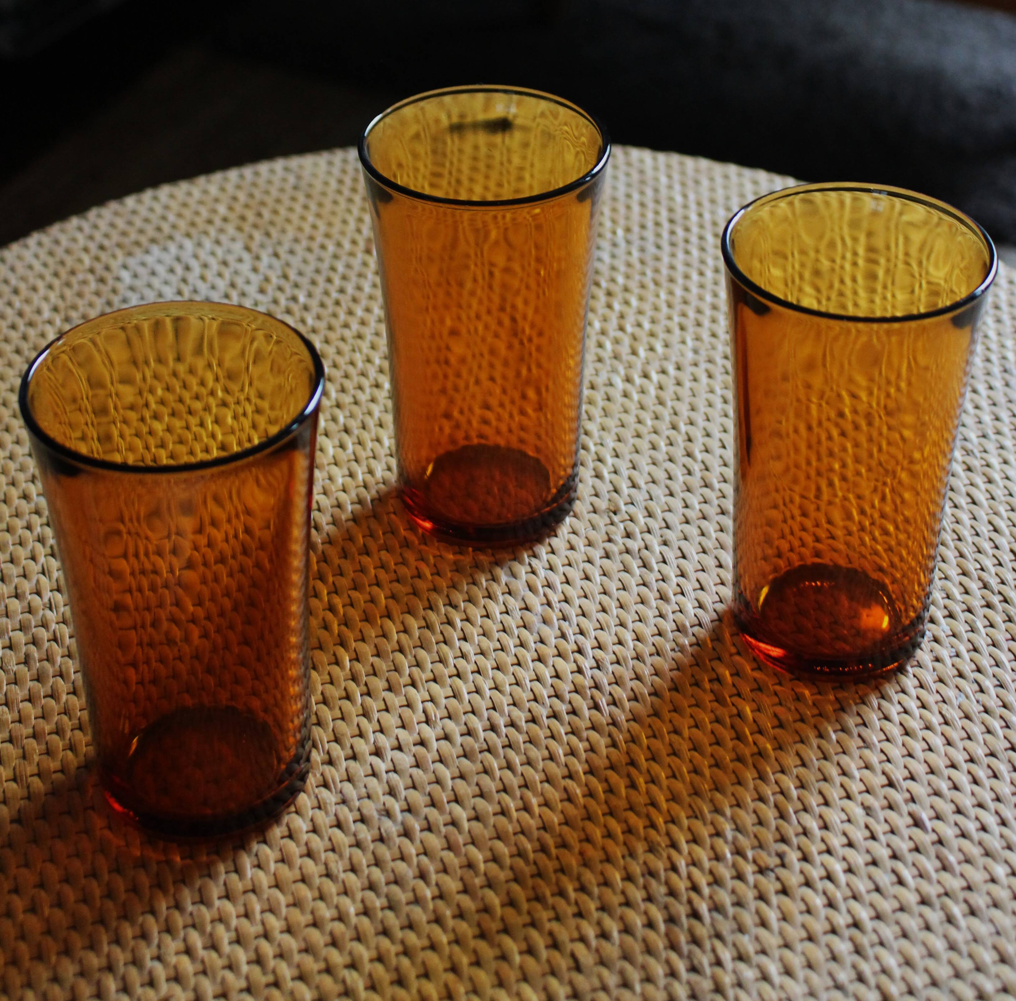A set of 3 large amber orange glasses Duralex Vintage.