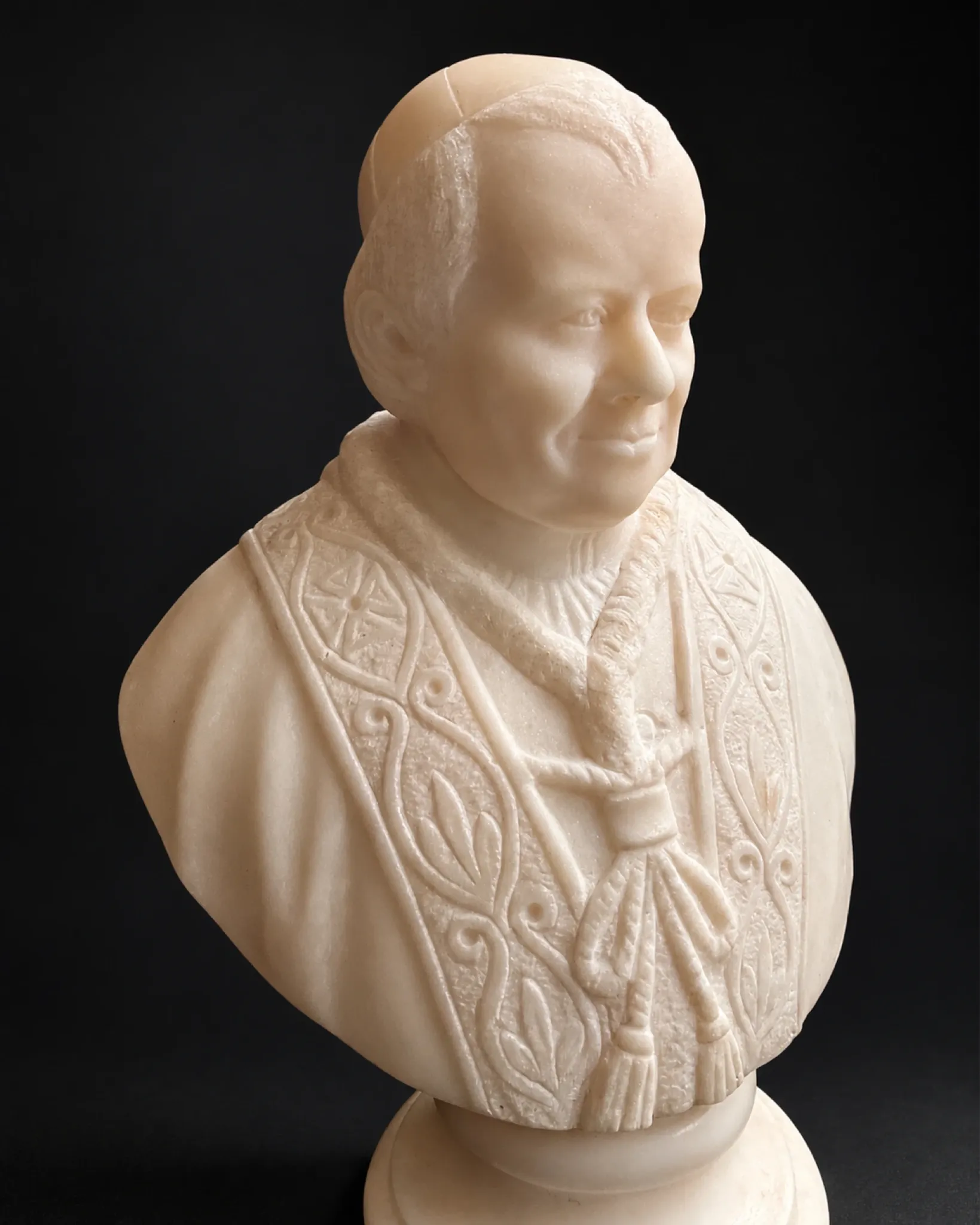 Ancient bust of Pope Pius IX in carved alabaster – 19th century