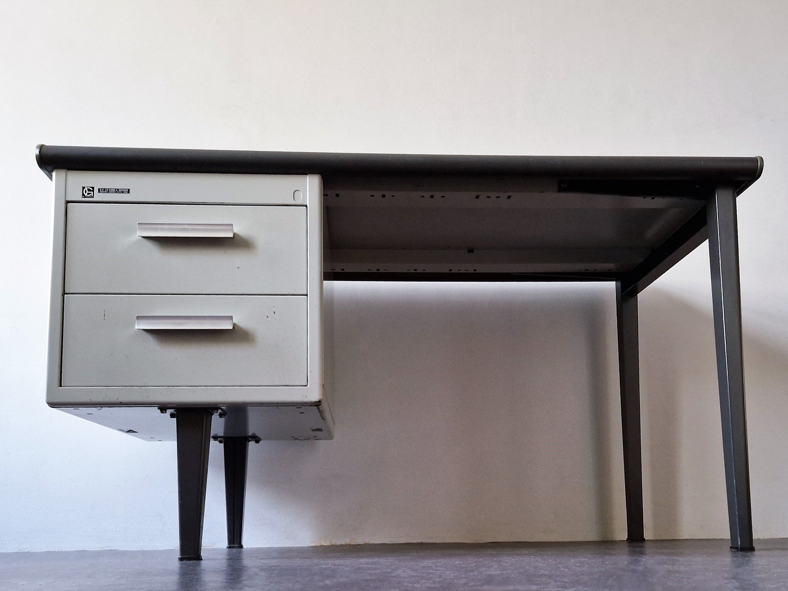 Industrial 7900 series 'Economy' desk by André Cordemeyer for Gispen, 1960's