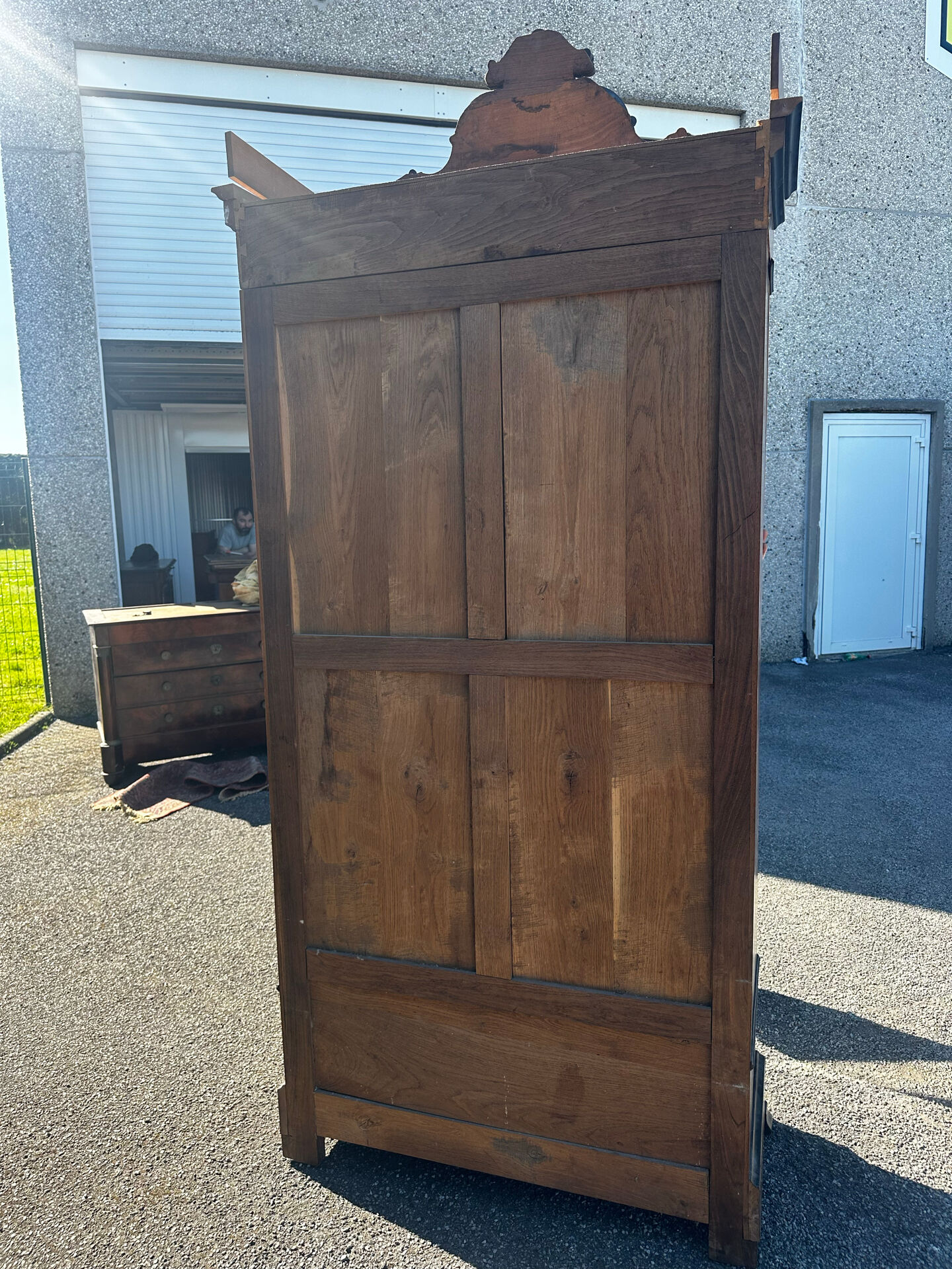 Armoire à glace Napoléon III en placage de loupe