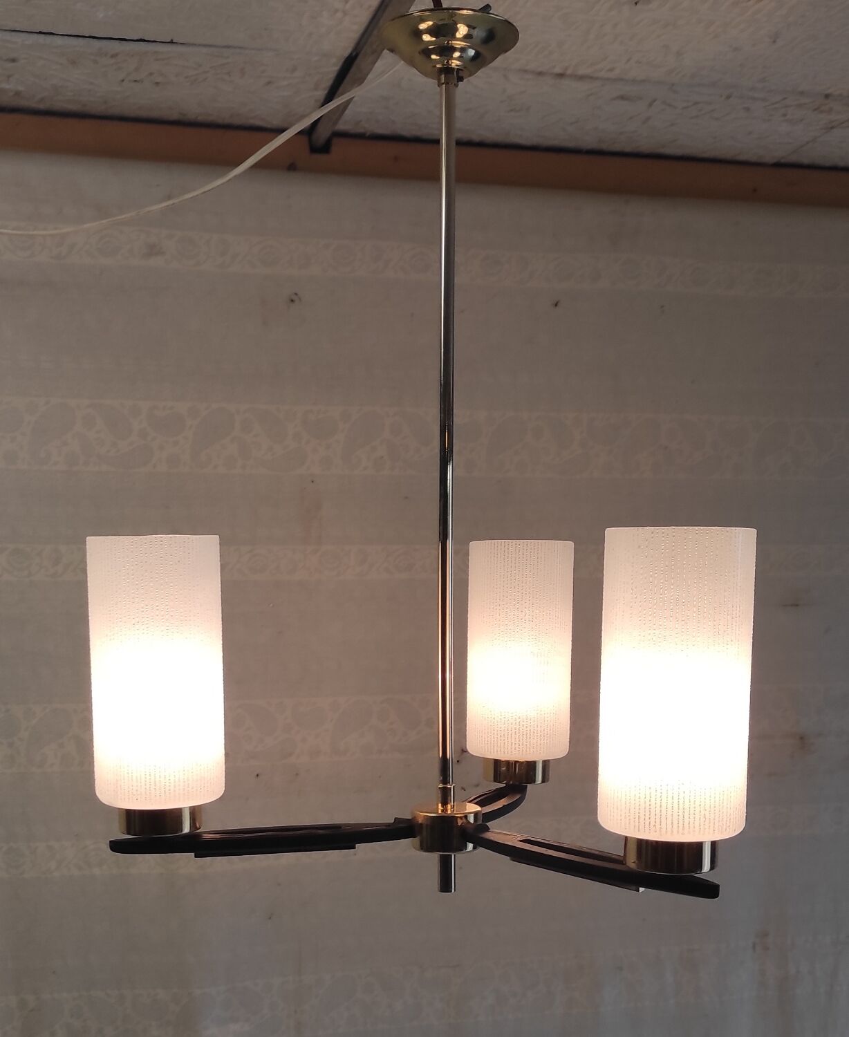 Modernist chandelier with 3 lights in metal, brass, and opaline globe - 1950s