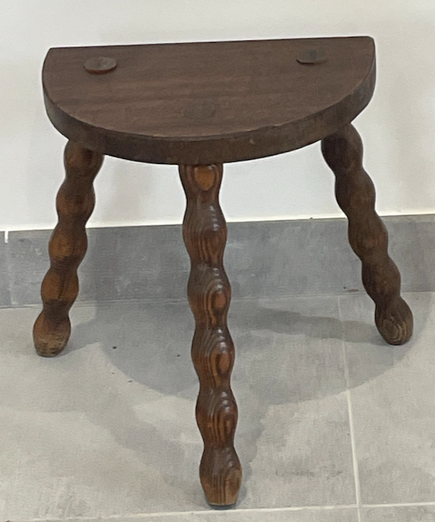 Tripod stools twisted feet