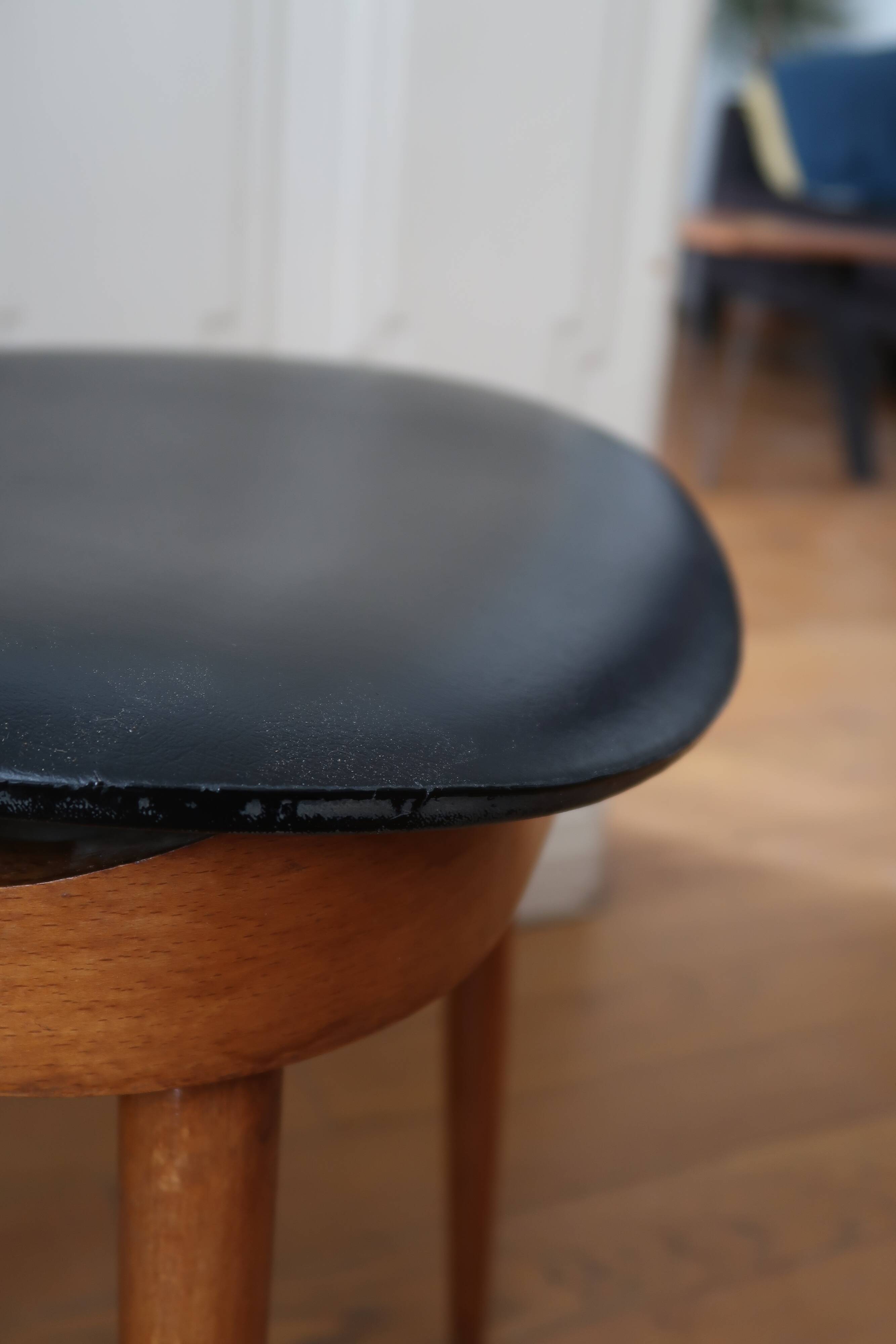 Pair of Licorne chairs by Baumann