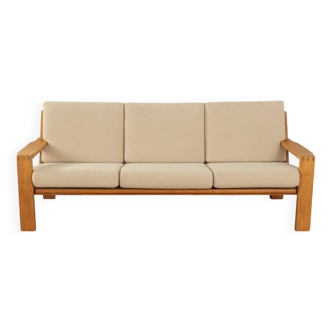 Canapé en chêne massif et tissu beige, années 1970
