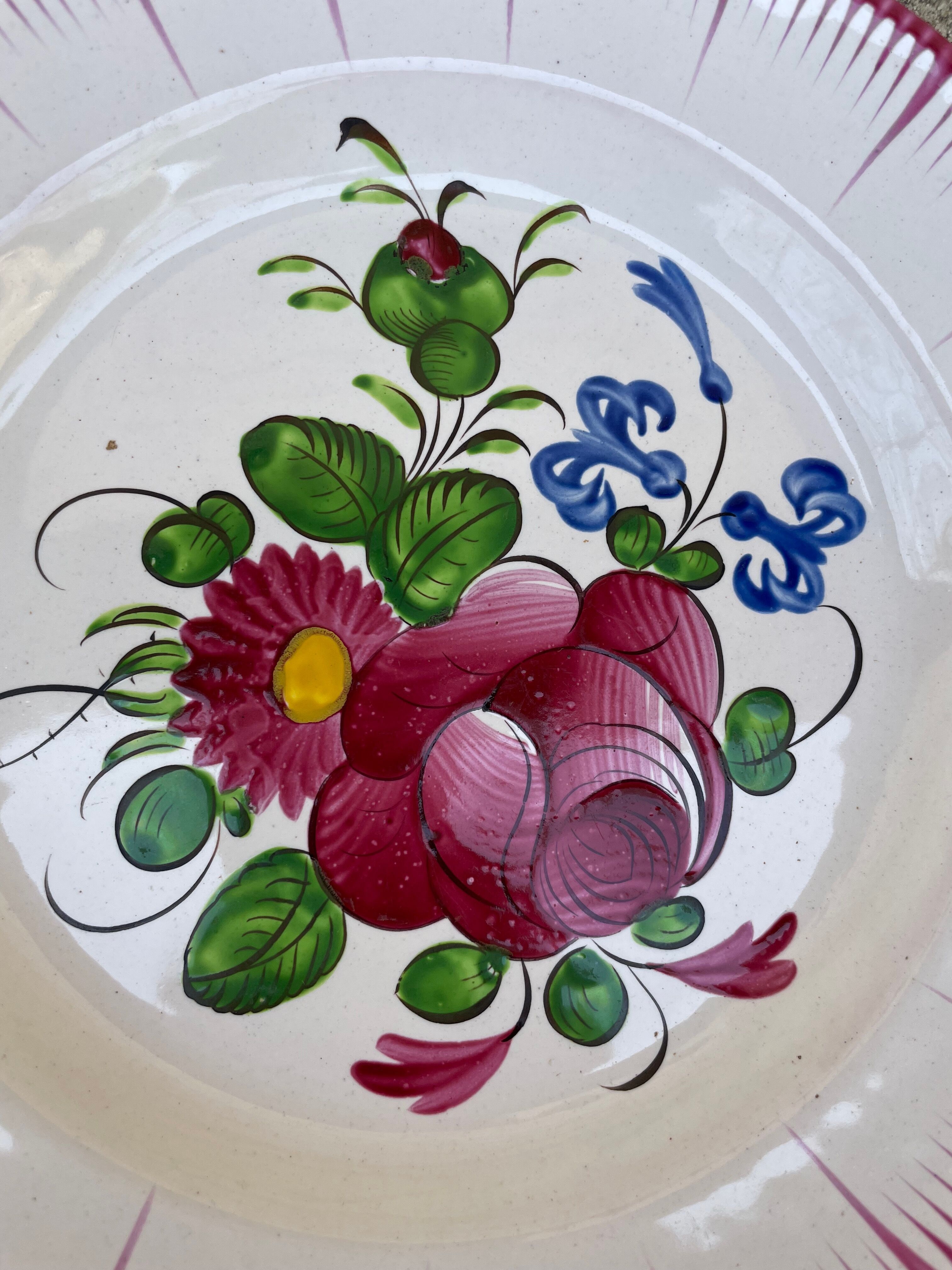 Lot de 6 assiettes anciennes à motif floral