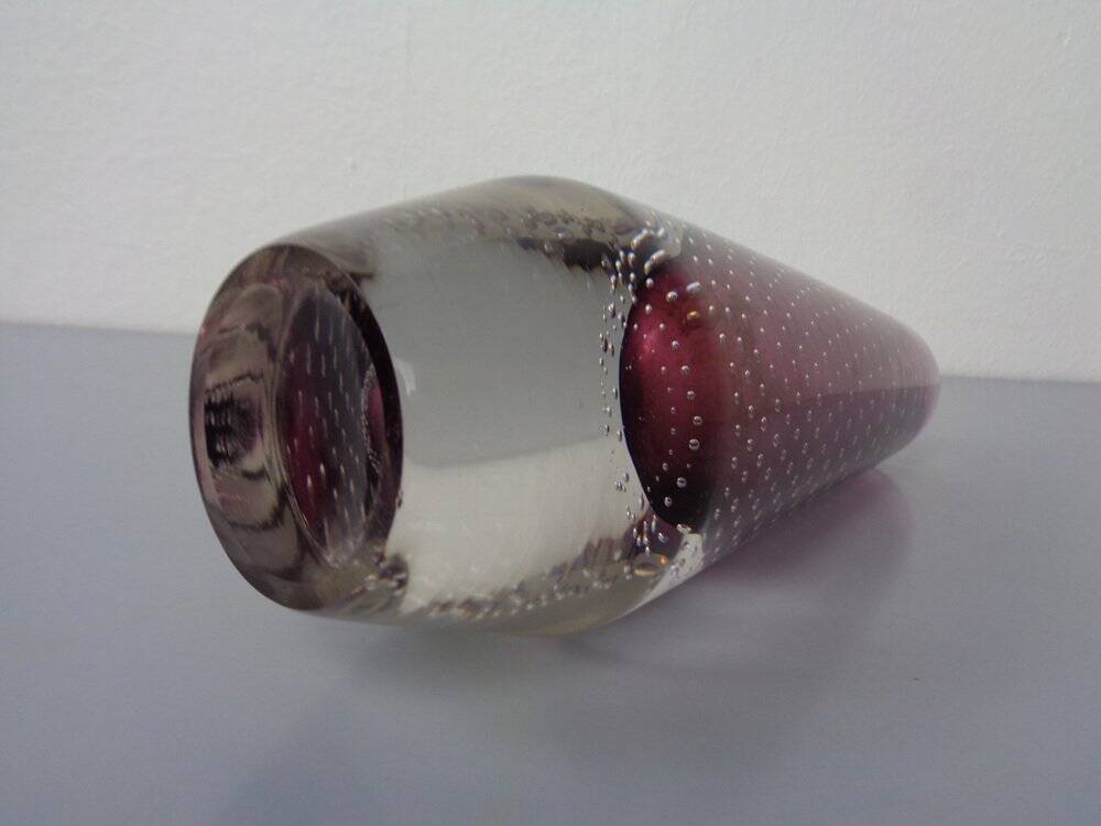 Glass vase by Gunnel Nyman for Nuutajärvi Notsjö, Finland, 1940s.