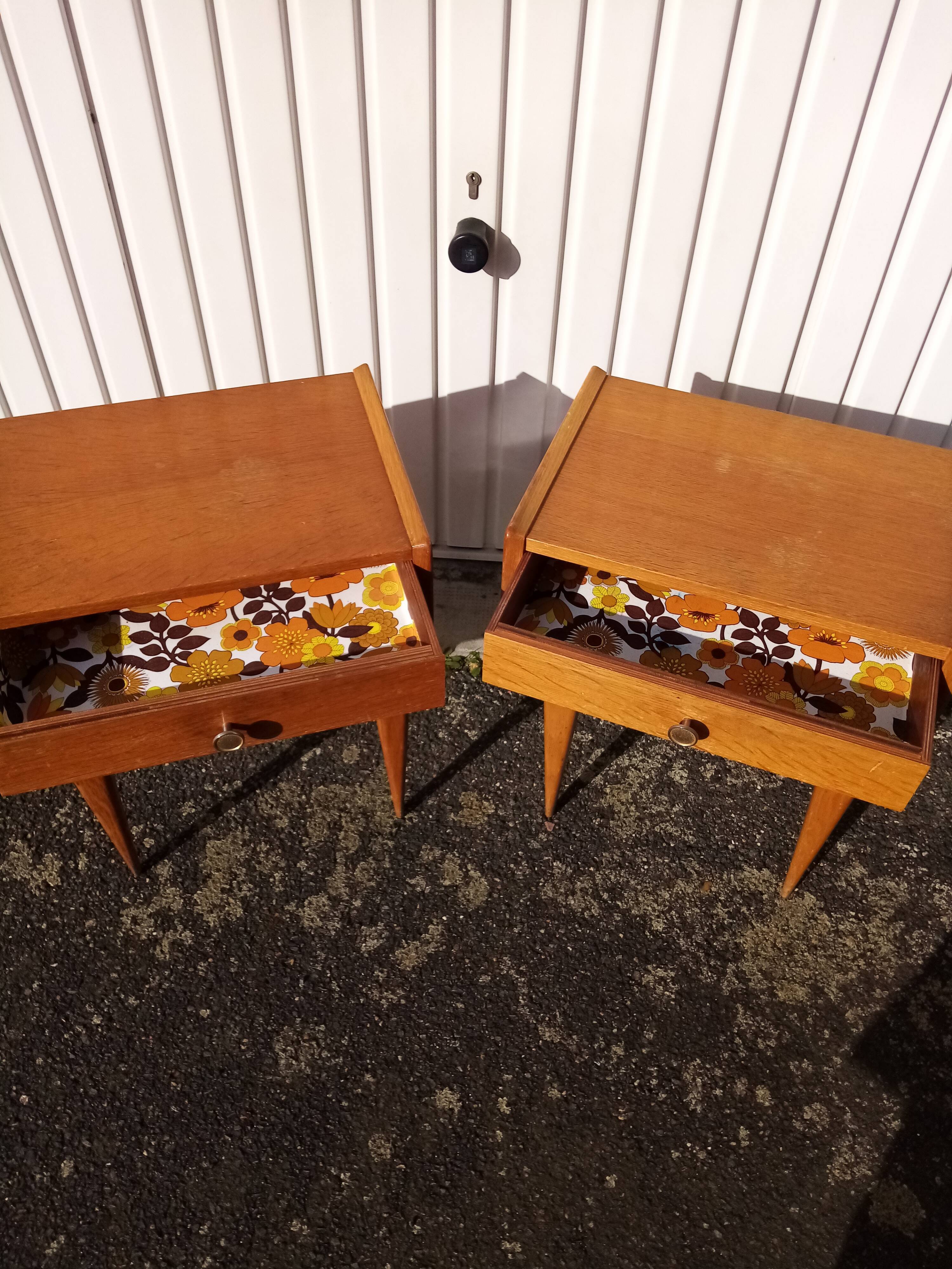 Paire de tables de chevet