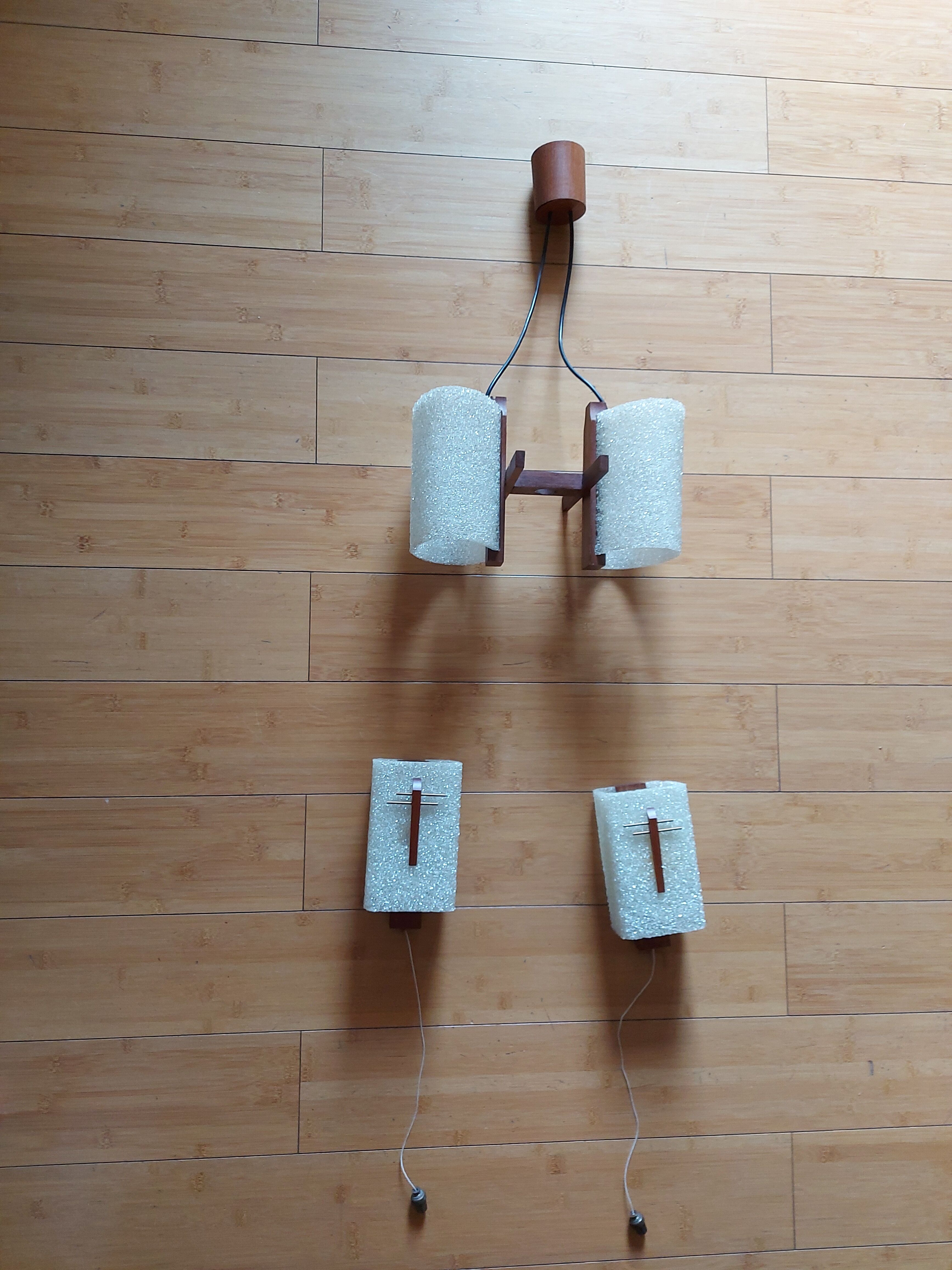 Scandinavian suspension with its two wall light