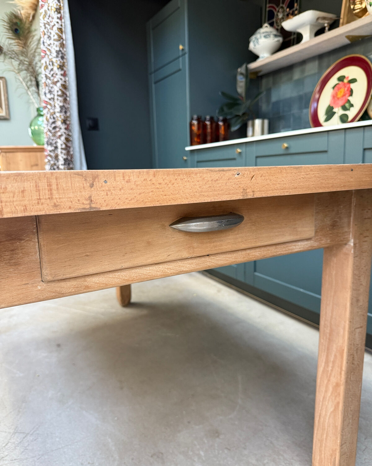 Farmhouse table (renovated)