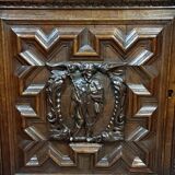 Buffet deux-corps style Renaissance Italienne en chene massif