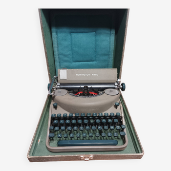 Remington noiseless army green typewriter made in france 50s