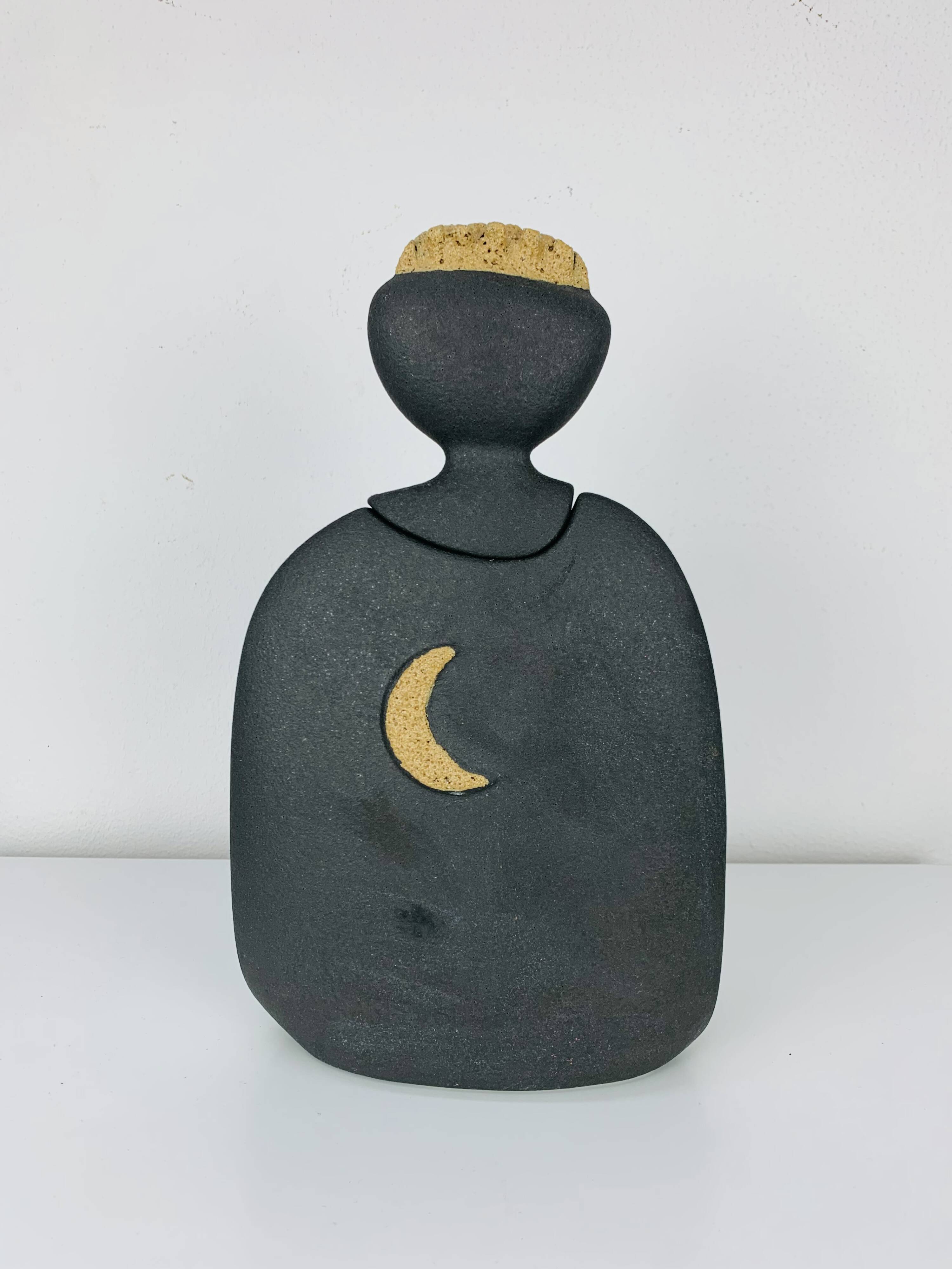 Anthropomorphic ceramic sculpture