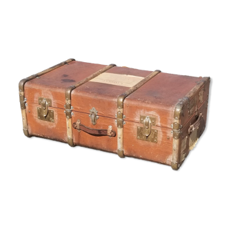 Ancienne malle de voyage en bois et laiton
