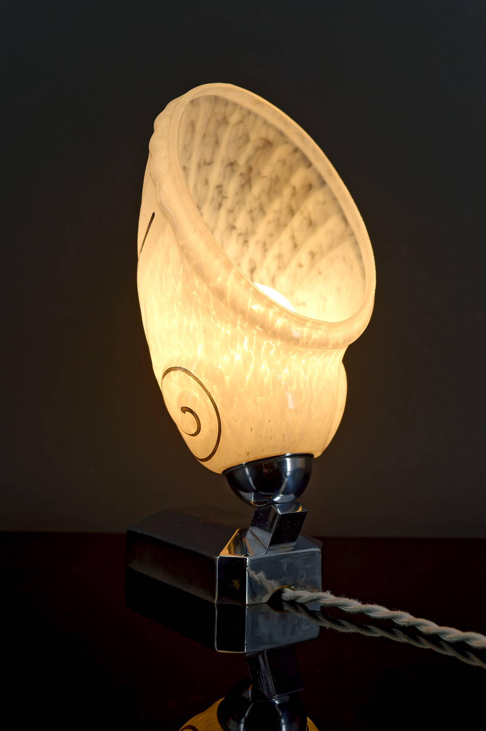 Modernist Art Deco "Coquillage" lamp, France, circa 1930