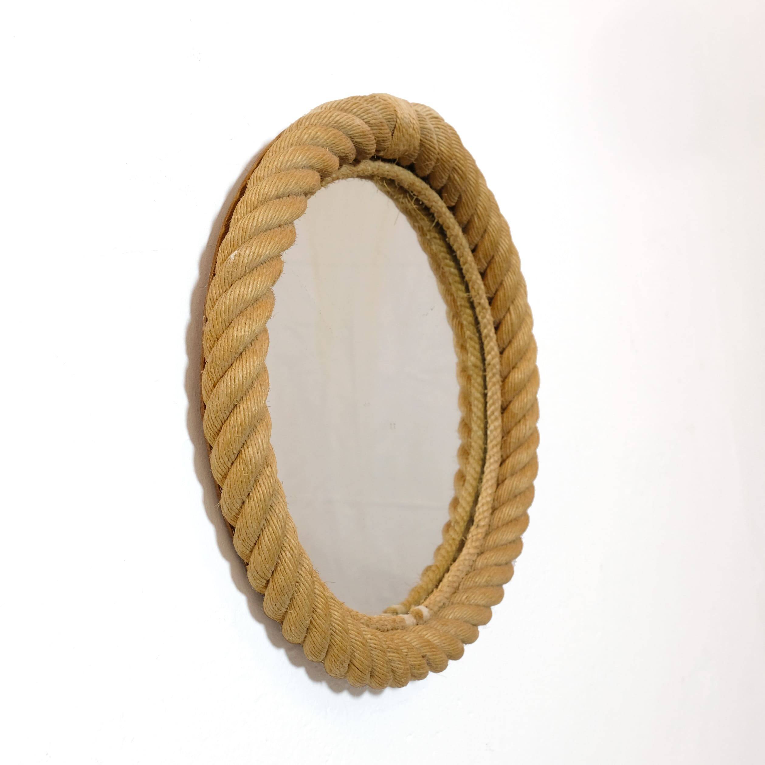 Round mirror with a rope frame, 35 cm.