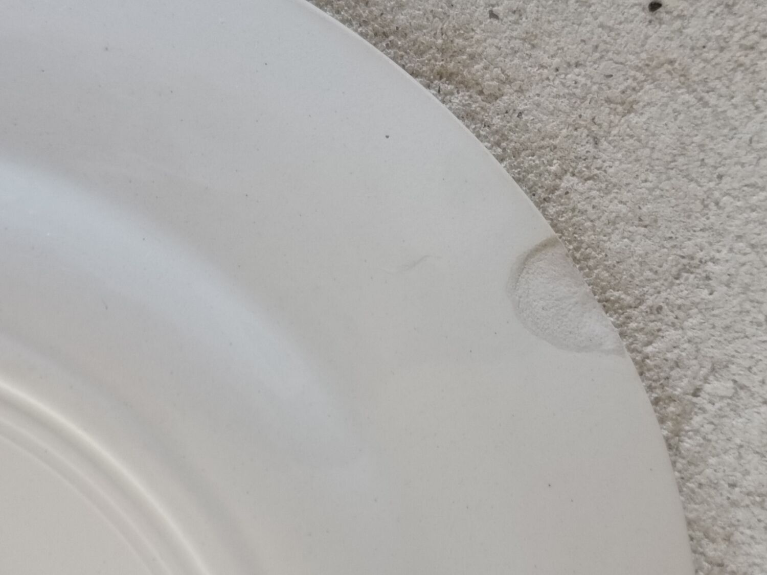 1 dish and 5 plates iron earth cream patina