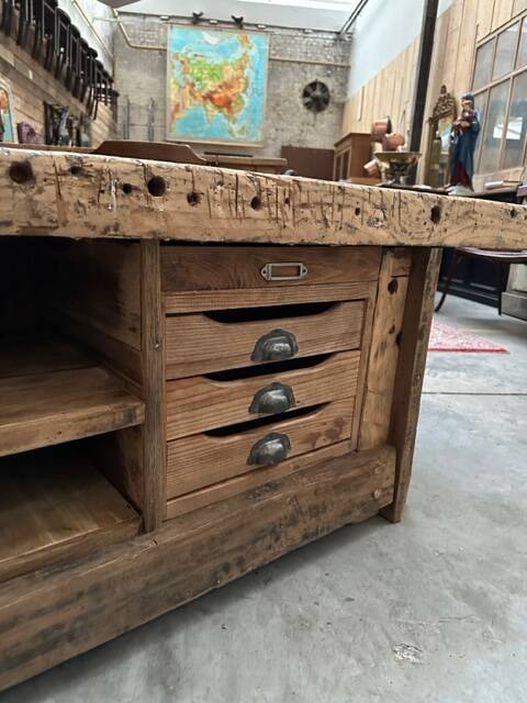 Huge workbench at the beginning of the 20th century transformed into a TV unit