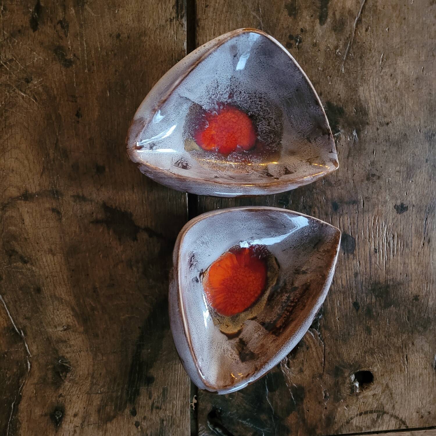 Duo of R. Dussaussoy Paris pocket emptiers – Signed vintage ceramic