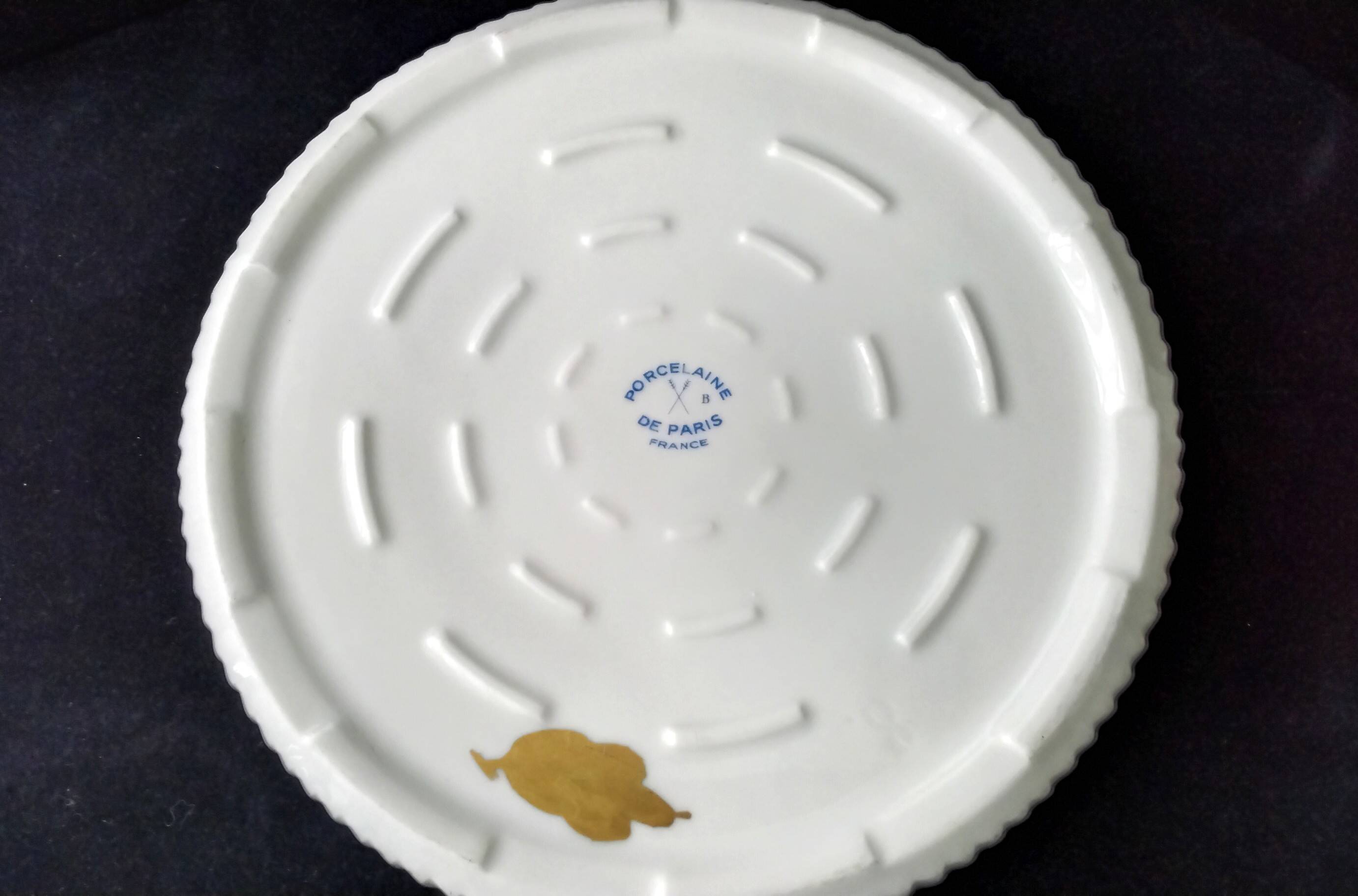 Large soufflé dish in Paris porcelain