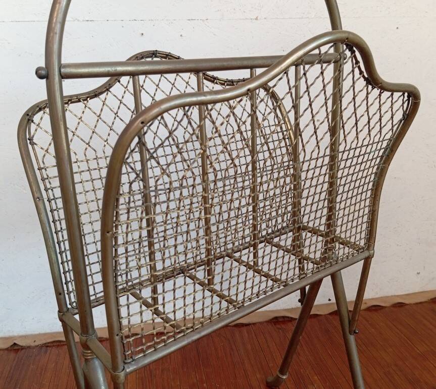 Brass magazine rack in neo-classical style, 20th century.