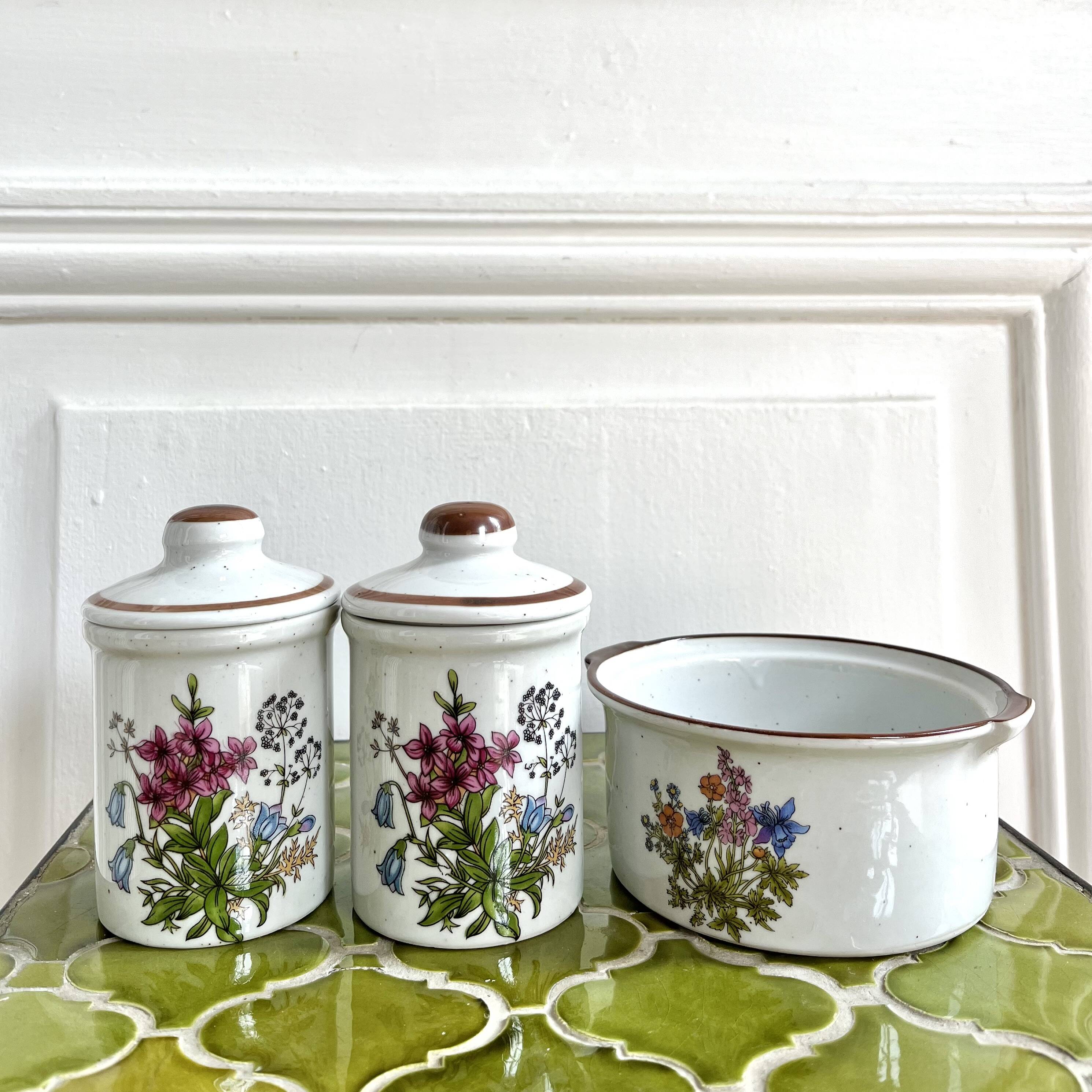 Ceramic flower or herbarium pots