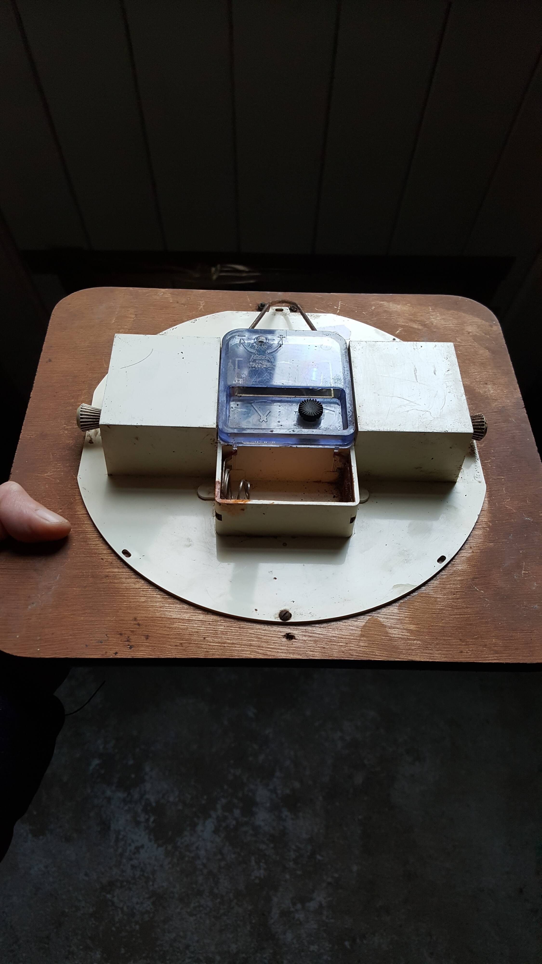 Pendule en formica Manufrance