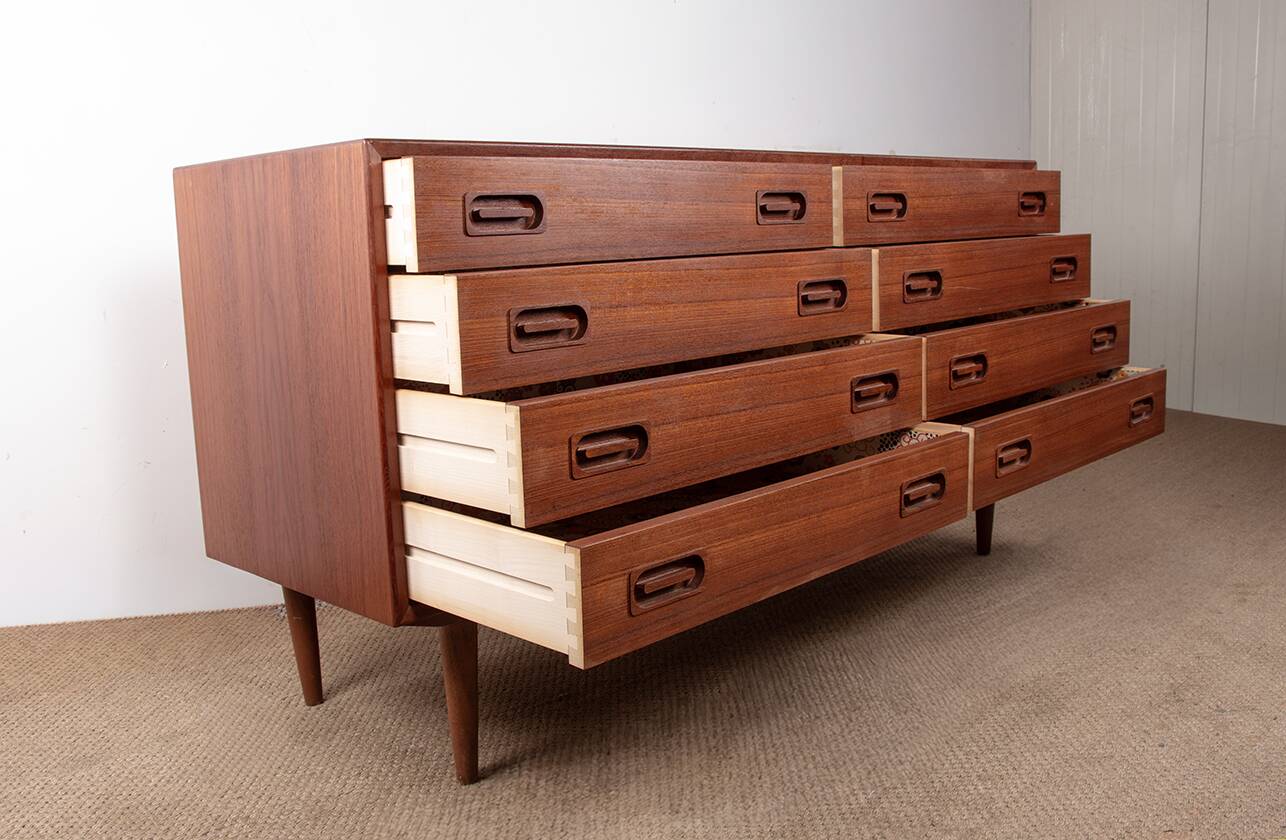 Large double chest of drawers, Danish in teak, 8 drawers, by Dyrlund 1960.
