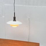 Lampe suspendue en métal et verre modèle danois milieu du siècle Ph 4 1/2 - 4 par Poul Henningsen pour Louis Poulsen, années 1980