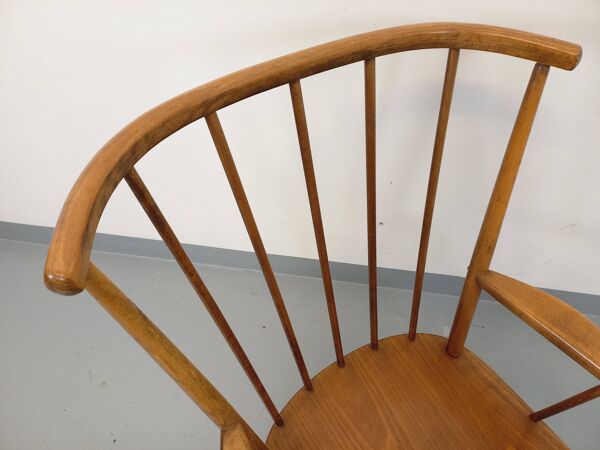 Fauteuil en bois vintage Baumann modèle Éventail des années 60