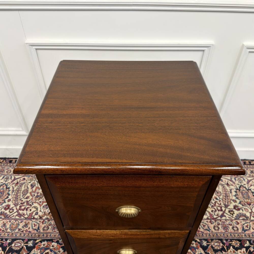 Classic Englisch Chest of Drawers