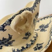 Ironstone sauce boat "Thistle" signed GIEN