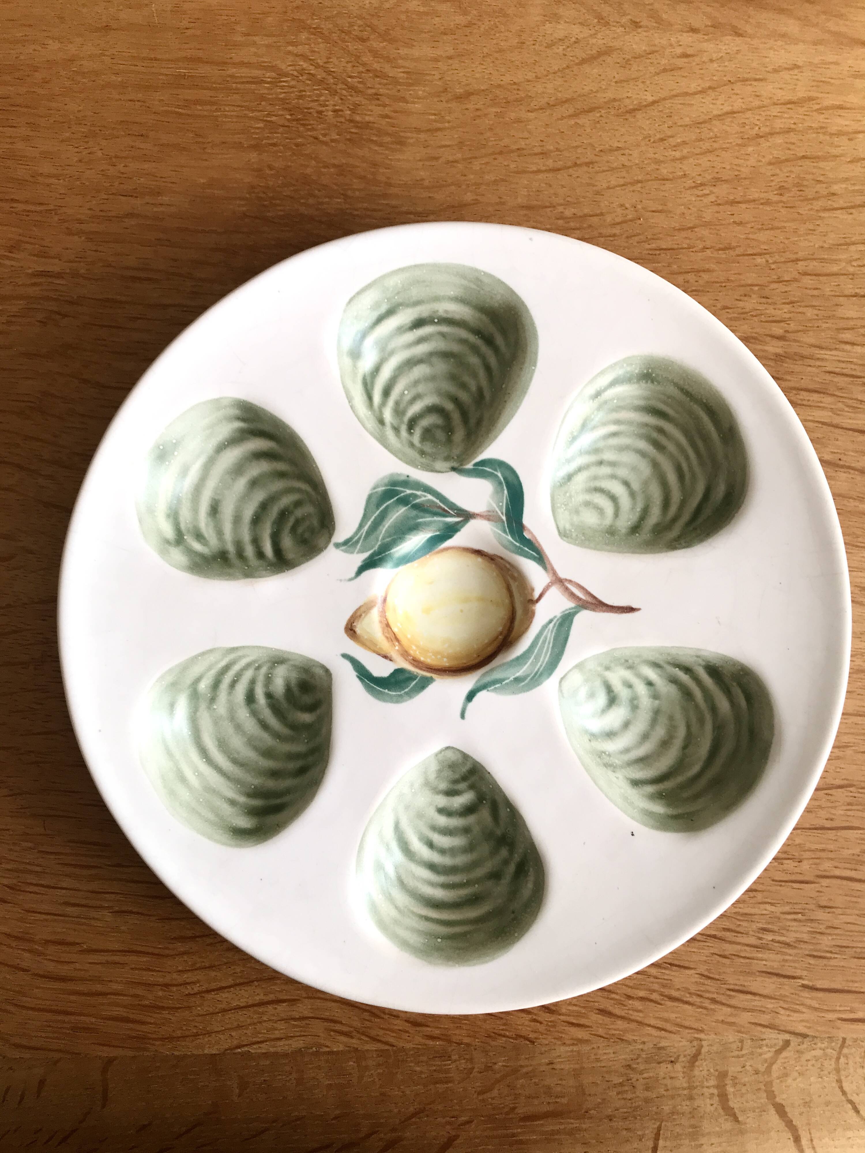 Set of 4 oyster plates Vallauris