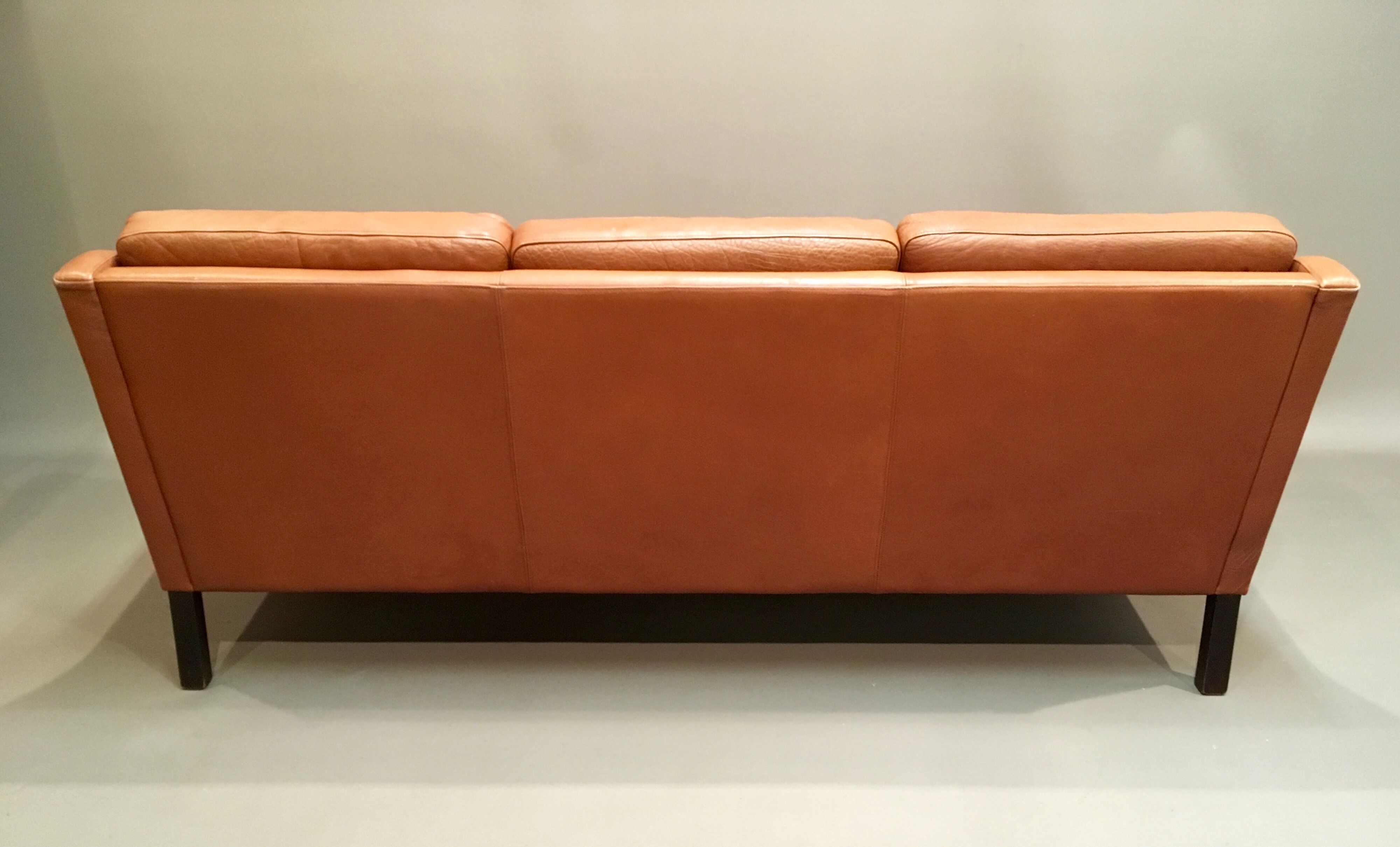 Sofa 3 places all Scandinavian design cognac leather