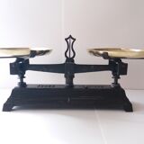 Balance fonte et laiton