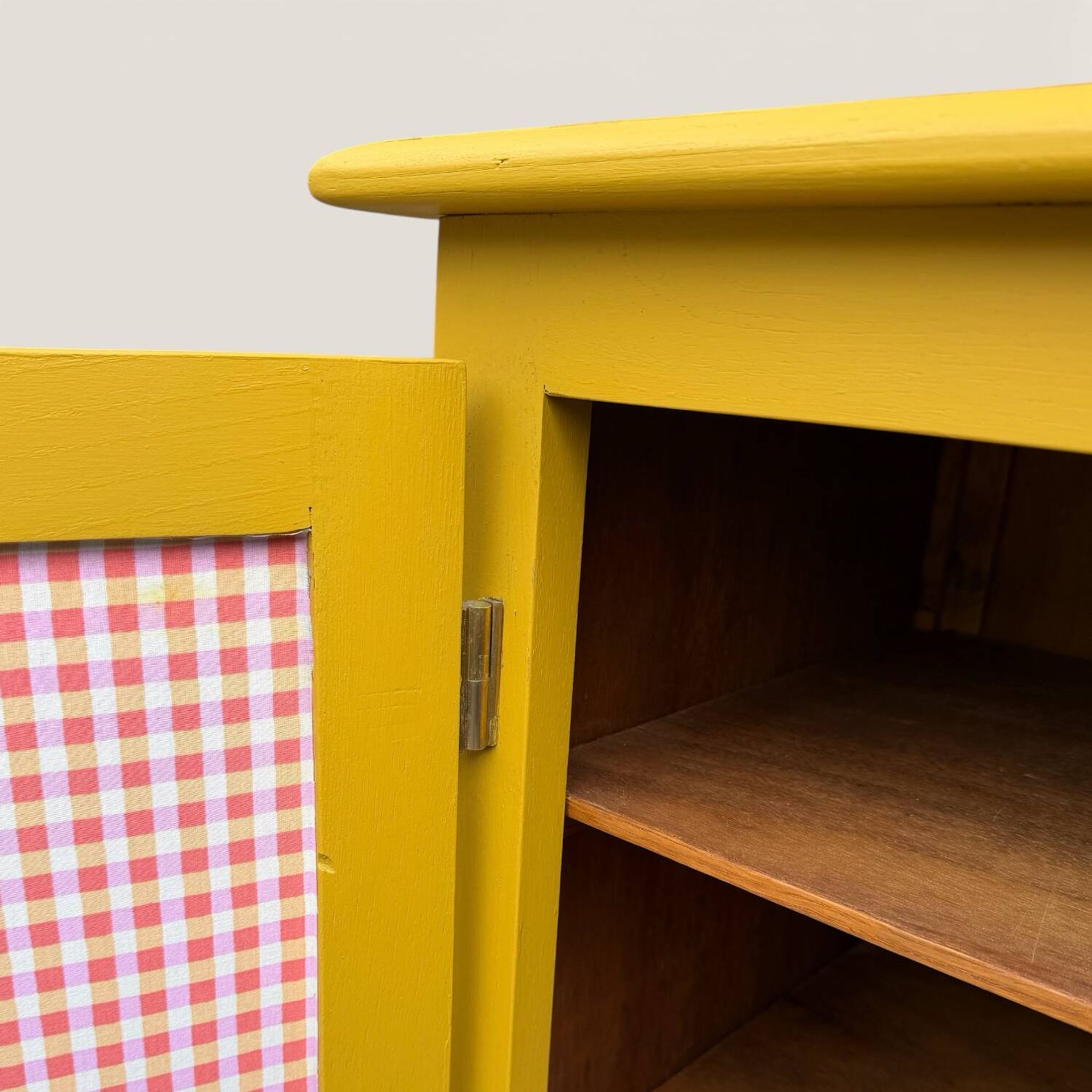 Buffet parisien art déco ocre jaune
