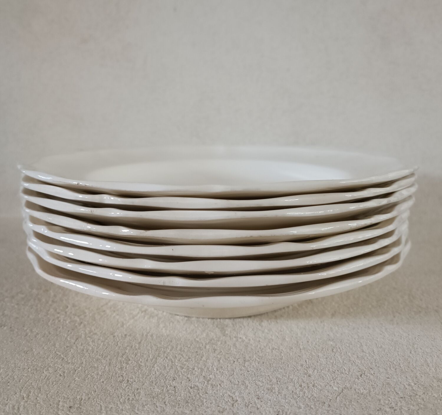 Set of 8 Sarreguemines ivory plates