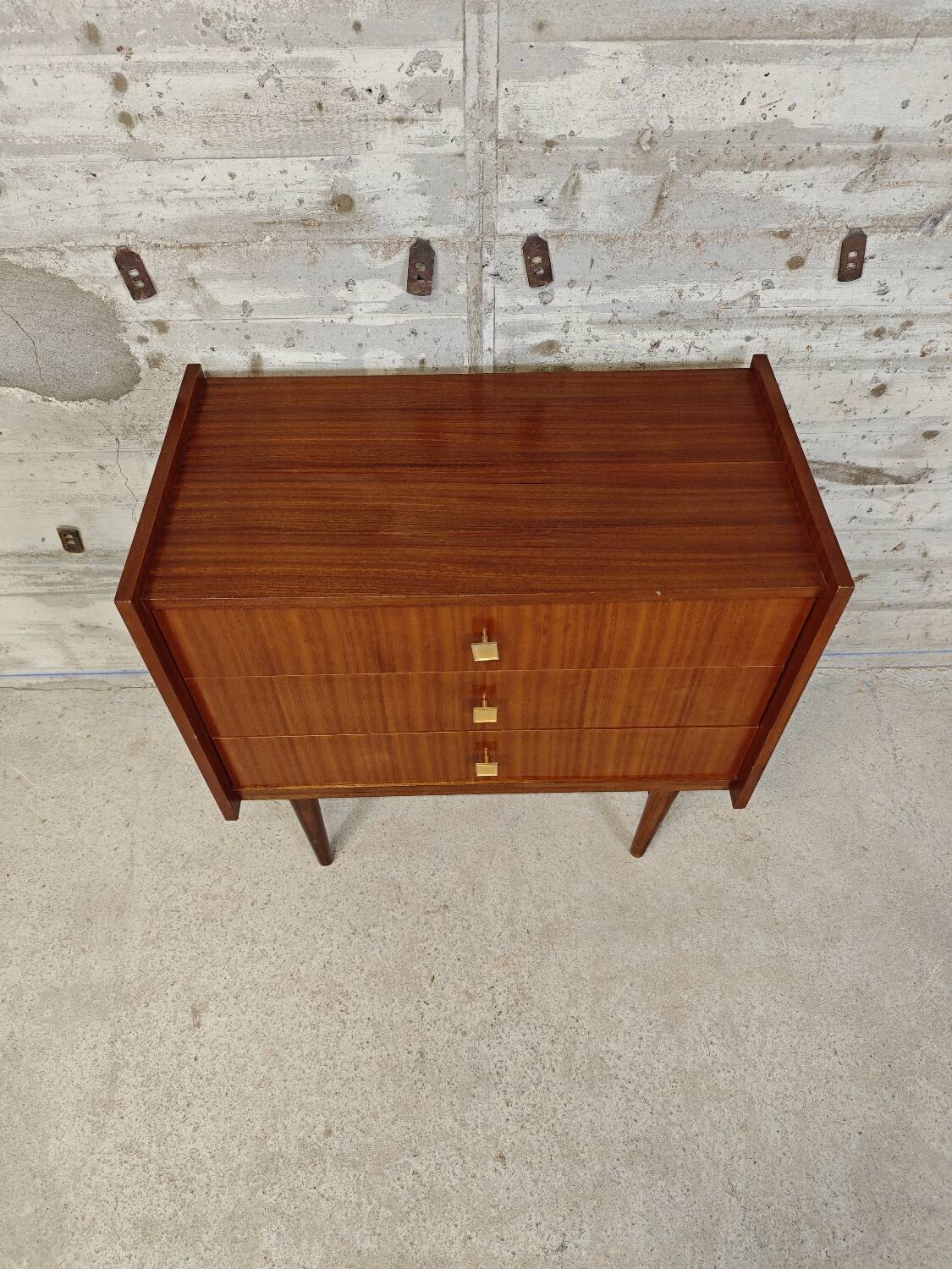 Vintage small-sized chest of drawers