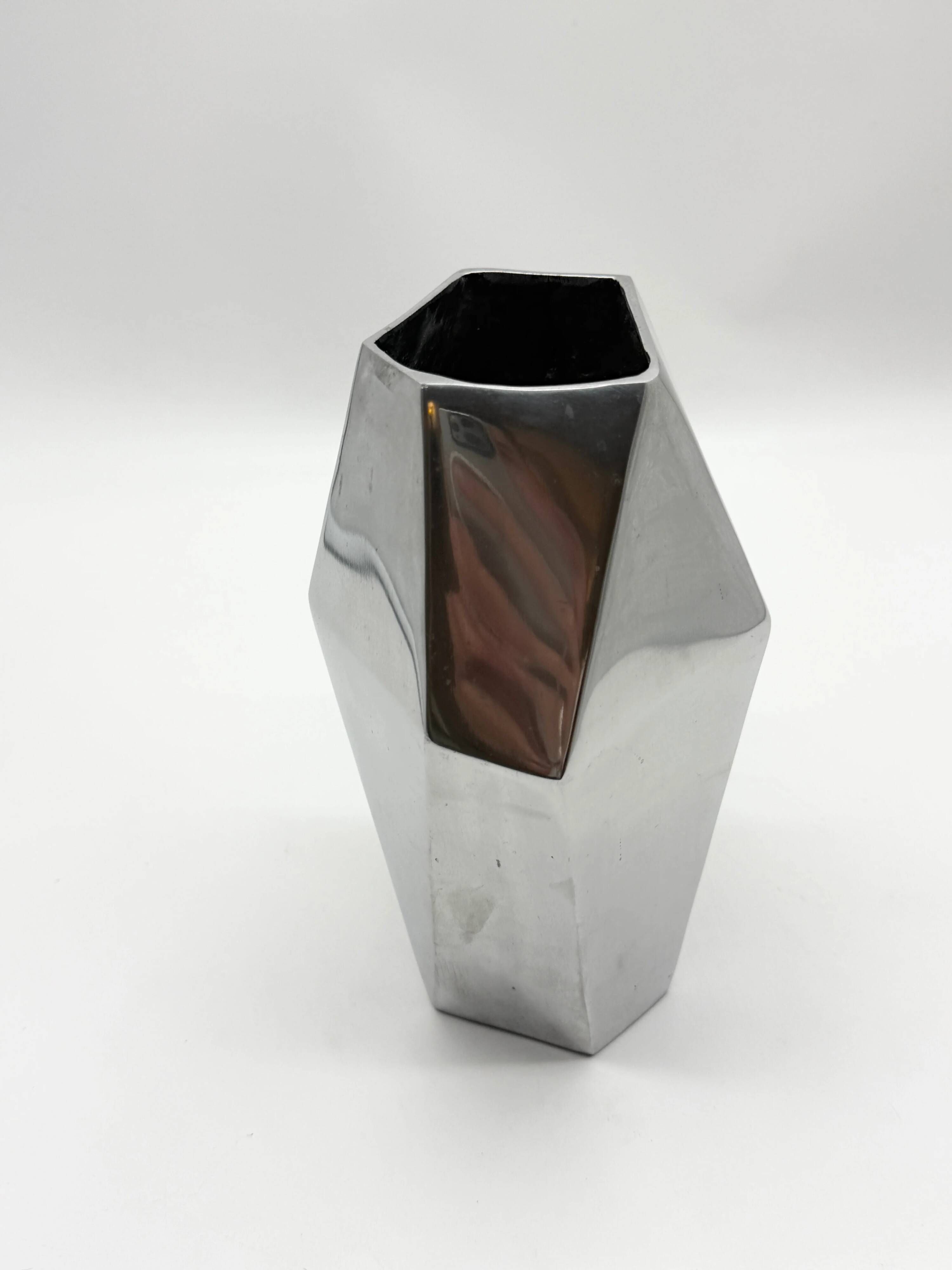 Vase "Prisme" en fonte d’aluminium, années 1980