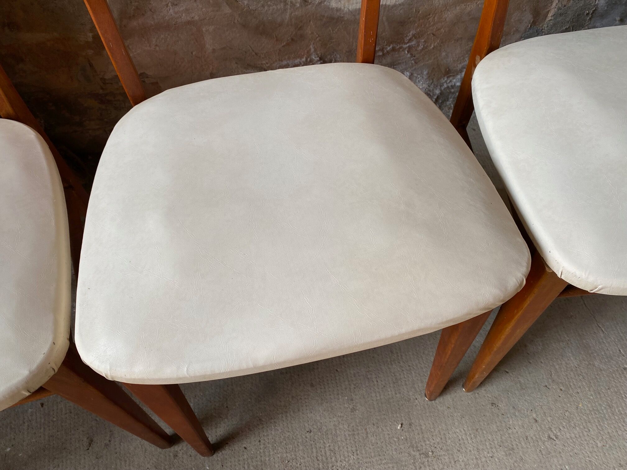Set of 4 vintage an50 Scandinavian white chairs