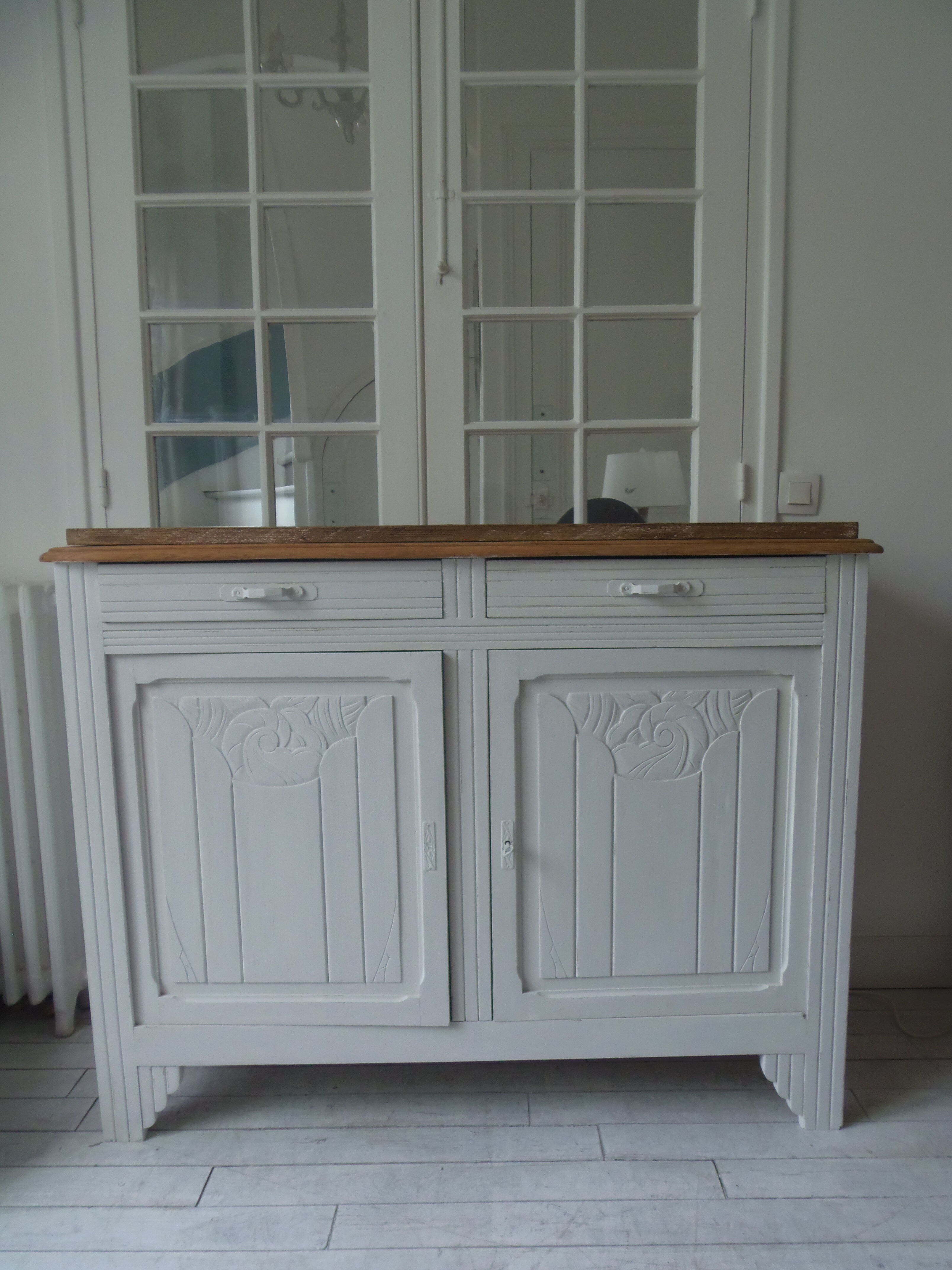 Art Deco buffet patinated pearl grey waxed finish, raw wooden tray.