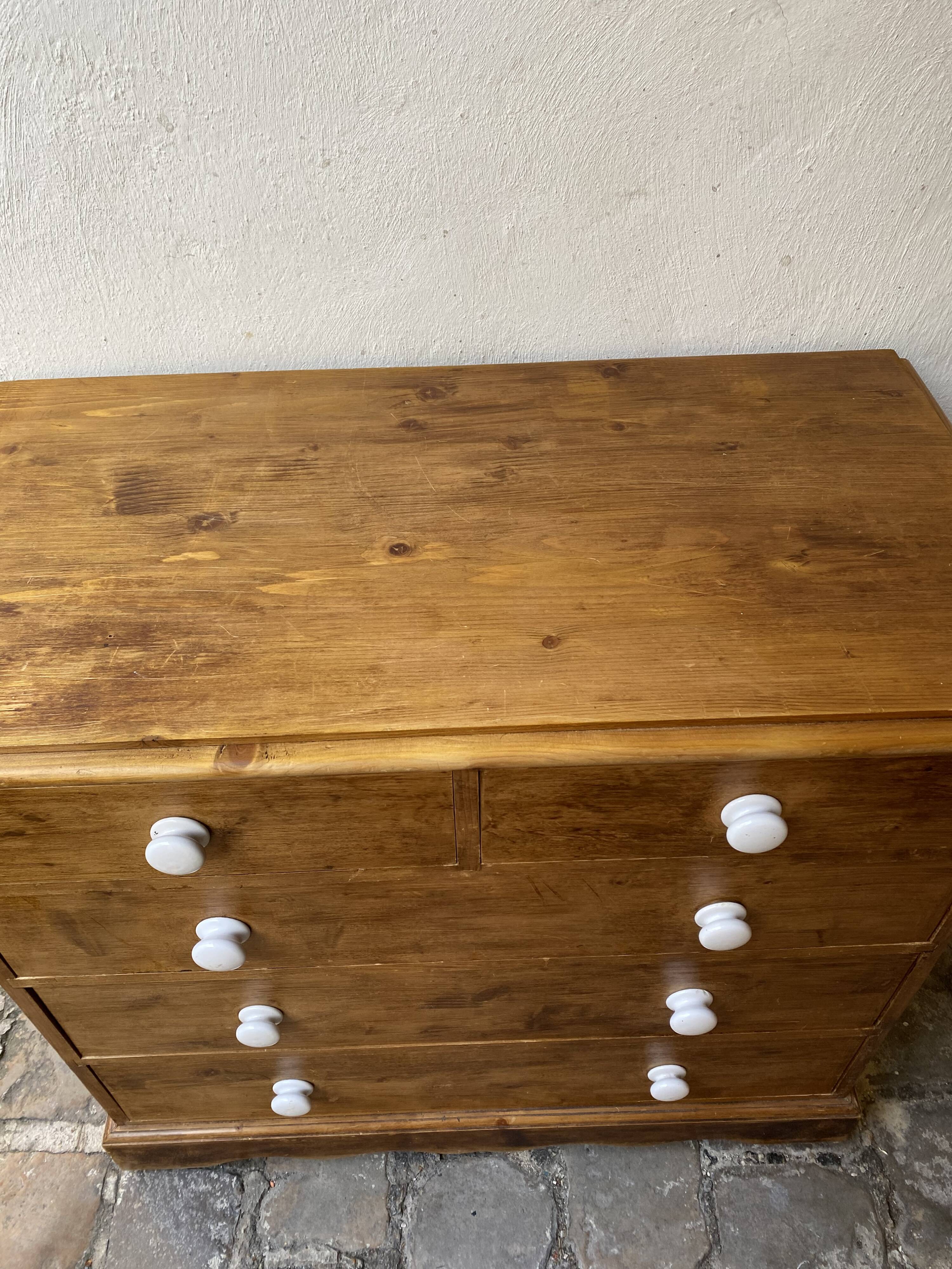 Solid natural pine chest of drawers with 5 drawers
