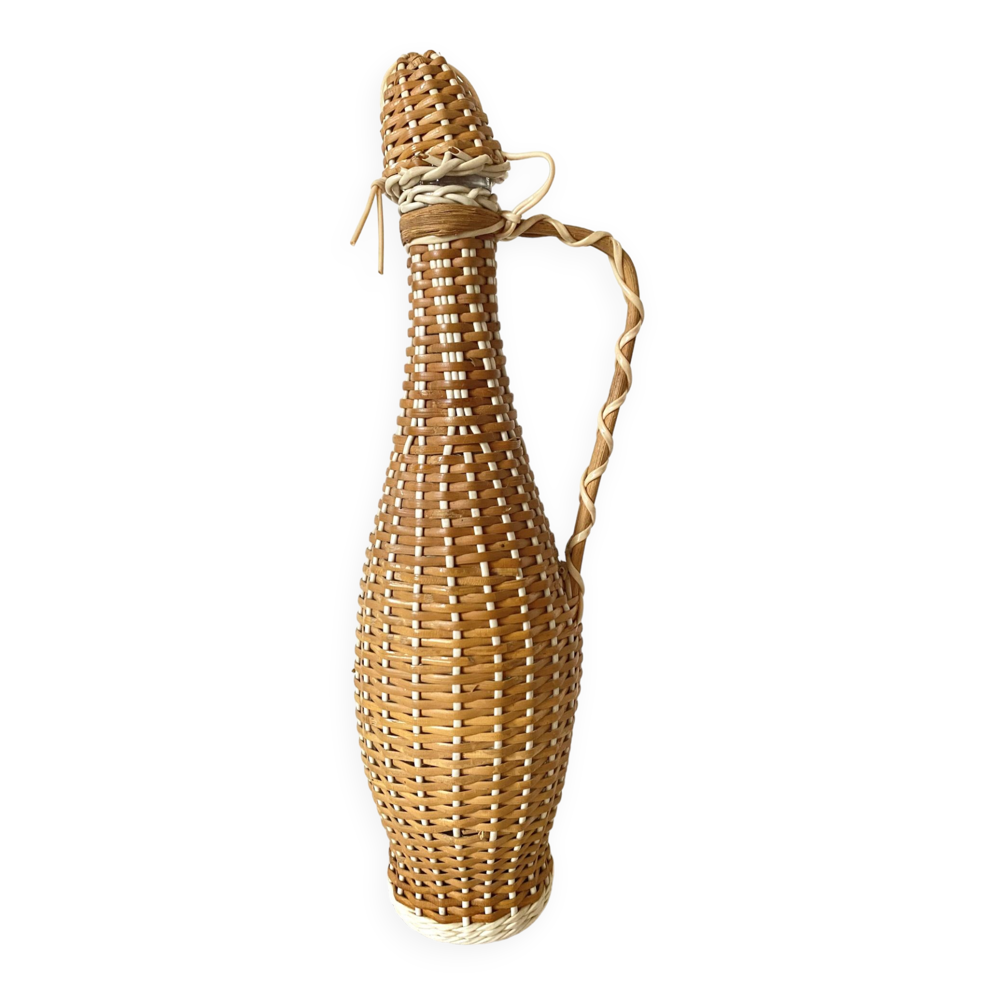 Rattan and scoubidou bottle