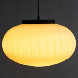 Lampe à Suspension Vintage Tchécoslovaque en Verre Blanc par Osvětlovací Sklo, 1070
