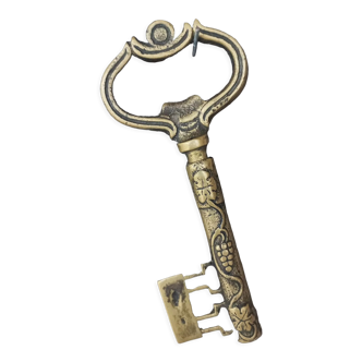 Key corkscrews in bronze