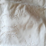 Bed adornment, 1 sheet and 2 embroidered pillowcases