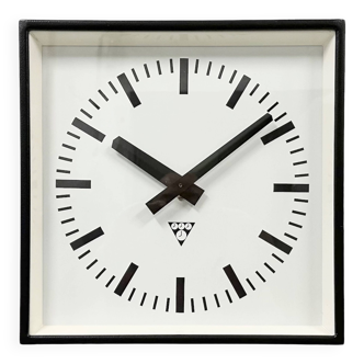 Horloge Murale Carrée Industrielle Noire de Pragotron, 1970s