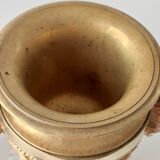 Paire de vases en bronze