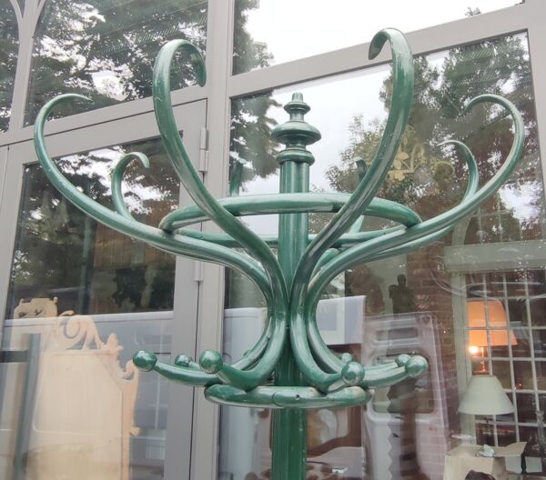 Porte manteau perroquet en bois courbé