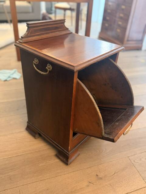 Edwardian furniture / Mahogany coal door